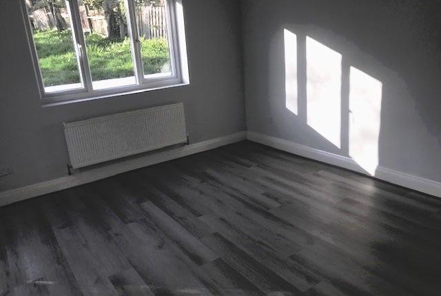 Flat to rent in Whitehorse Lane, South Norwood