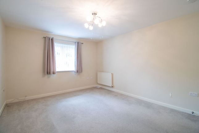 Flat F, 2 Coed Celynen Drive, Newport photo 4