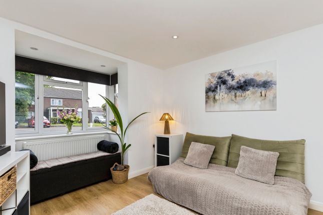 22a, Martyrs Avenue, Crawley photo 4