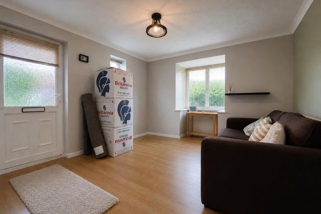 23, Starina Gardens, Waterlooville photo 3