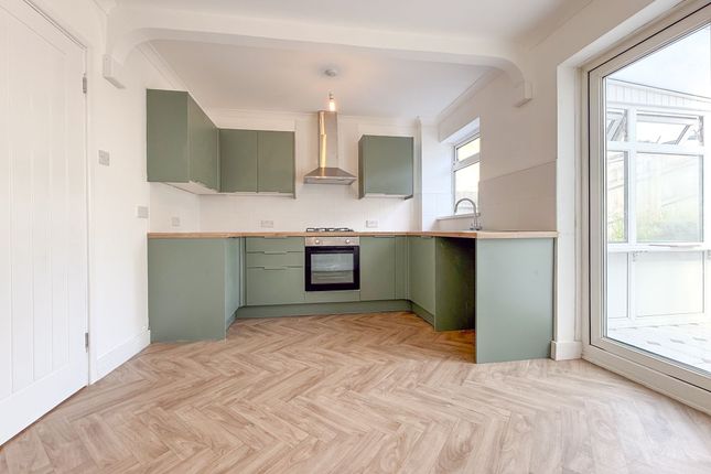 5 Mountside, Newport photo 3