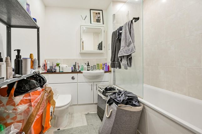 Flat 37 Parkside Court 15, Booth Road, London photo 2
