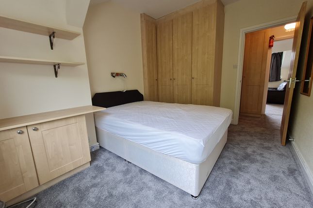 Flat to rent in Park Mount, Kirkstall, Leeds