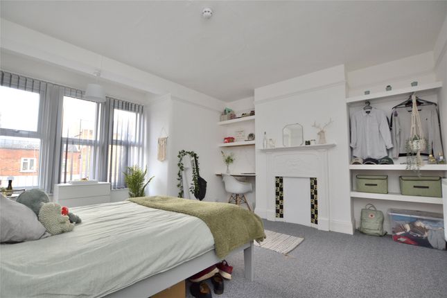 62, Worcester Street, Gloucestershire photo 3