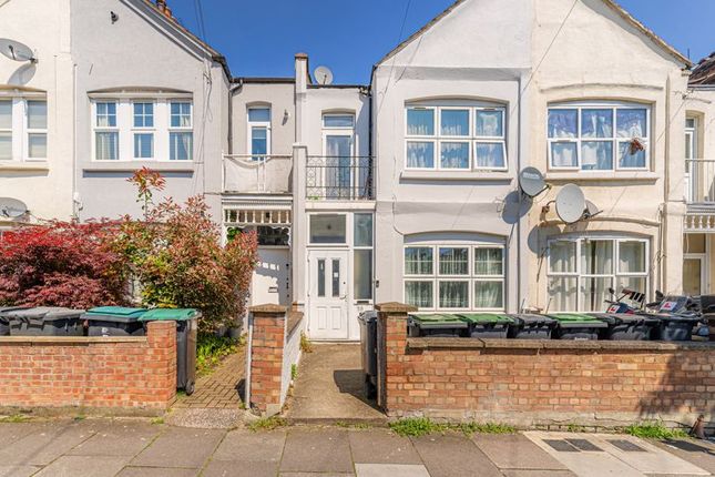 Flat for sale in Lascotts Road, Wood Green