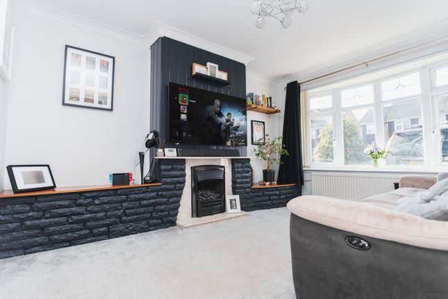 37 Winsford Crescent, Stafford photo 2