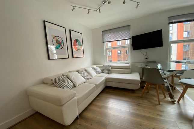 Thumbnail Flat to rent in 450 Caledonian Road, Islington, London