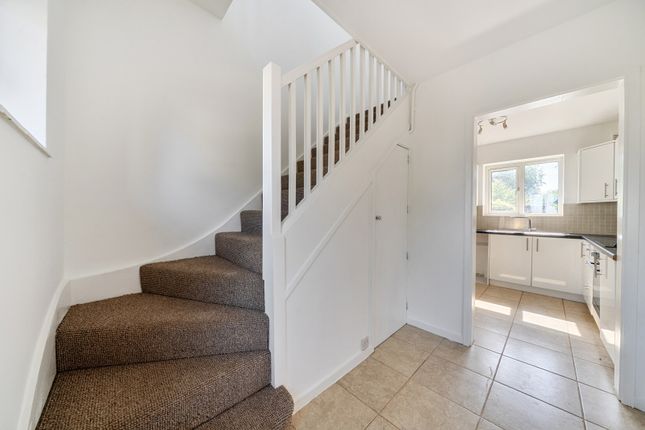 21, Cherry Close, Berkshire photo 4