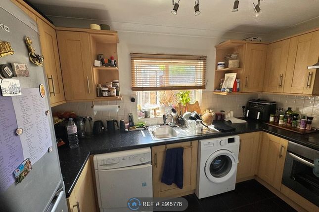 Flat A, A Craylands Lane, Swanscombe photo 4