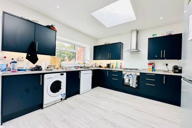 24 Harrington Drive, Nottingham photo 3