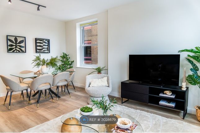 1-bed flat on Flat, Crossfield Chambers Gladbeck Way, Enfield, £1,750/mo
