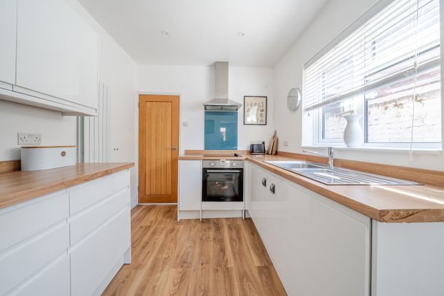 16, Lawson Road, Hampshire photo 2