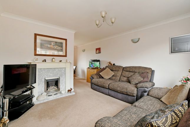 7, Rubens Close, Dronfield photo 3