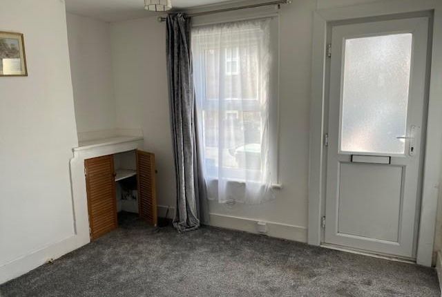 5, Railway Street, Northfleet photo 3