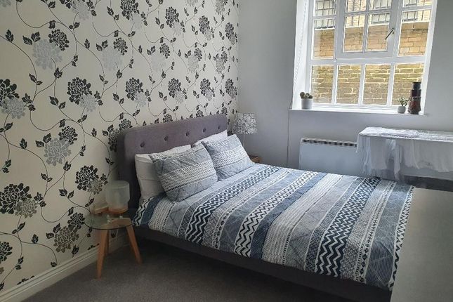 18, Riverside Court, Saltaire photo 4