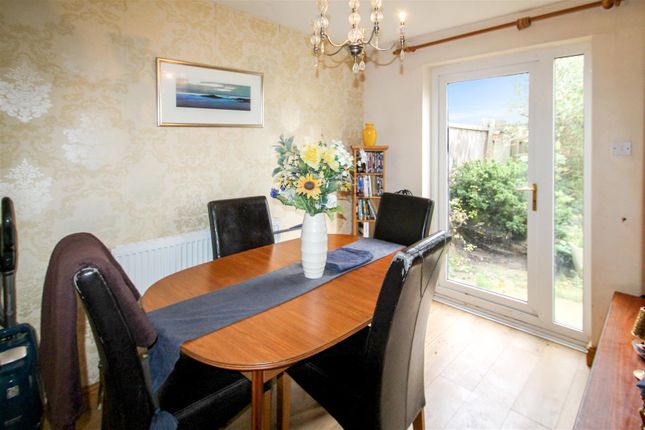 71, De-Ferneus Drive, Raunds photo 4