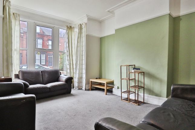 22, Estcourt Terrace, Leeds photo 2