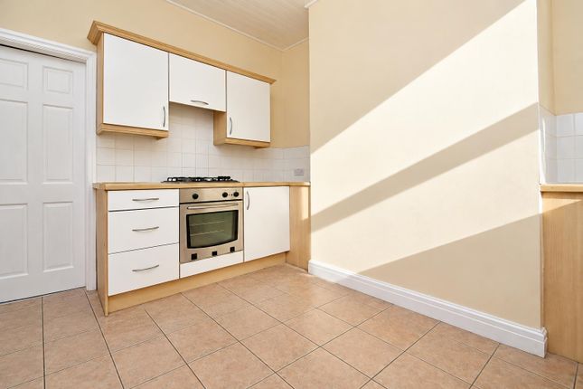 19, Manygates Lane, Wakefield photo 5