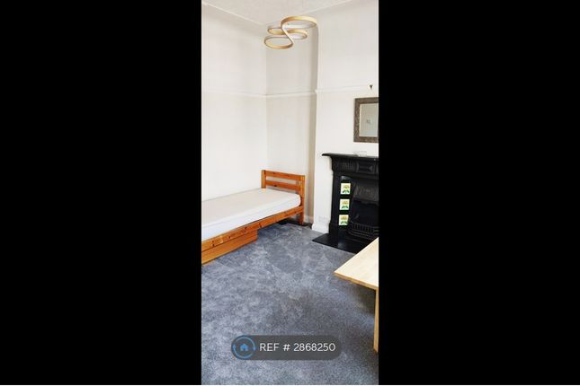 A, Stoneby Drive, Wallasey photo 3