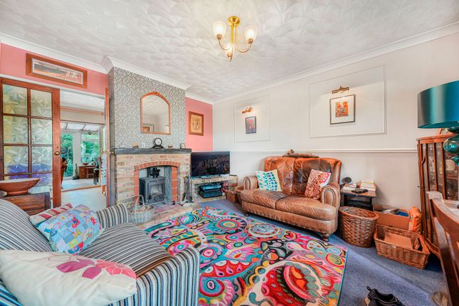 129 Broadfield, Harlow photo 4