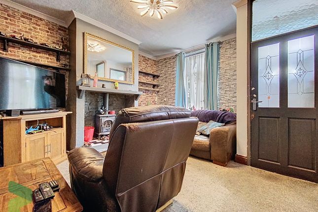 9, Bury Fold Lane, Darwen photo 3
