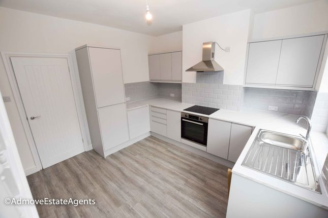 2 Woodland Terrace, Manchester photo 2