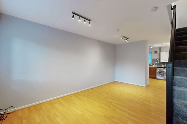 218 Wraes View, Glasgow photo 4
