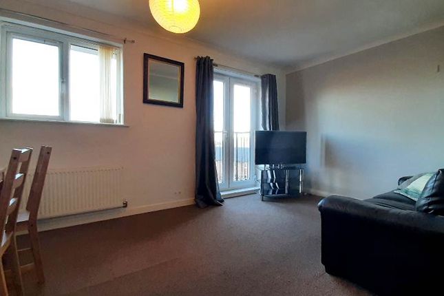 Thumbnail Flat to rent in Chillingham Road, Chillingham Road, Newcastle Upon Tyne