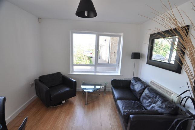 Apt 13, Lunar Development, Bradford photo 3