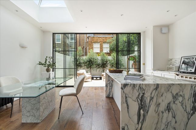 110, Godolphin Road, Shepherd's Bush W12 photo 2