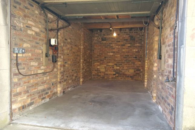 5, Inverleith Terrace Lane Garage, Edinburgh photo 3
