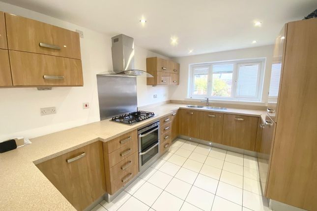 3, Murray Way, West Yorkshire photo 2