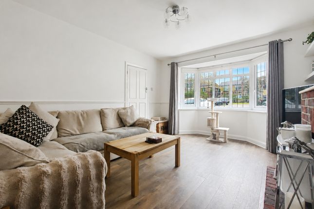 13, Whiteheath Avenue, Ruislip photo 2