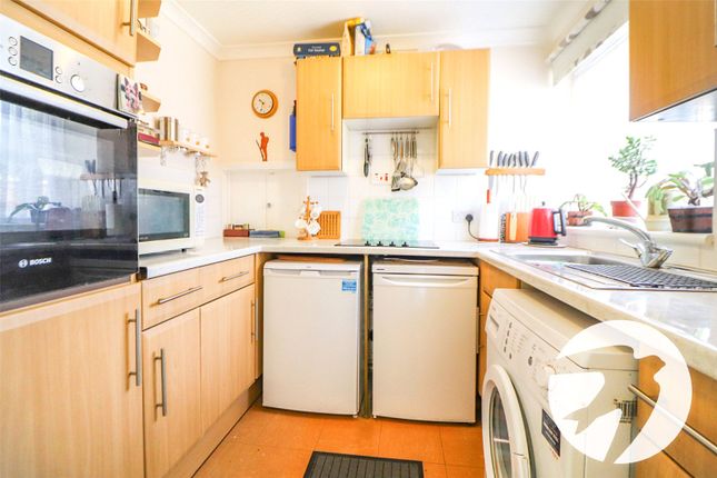 1, Park Crescent Road, Erith photo 4