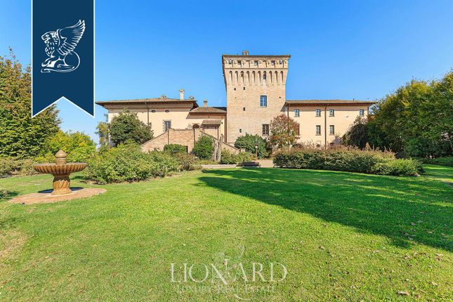 Ch&acirc;teau for sale in Cortemaggiore, Piacenza, Emilia Romagna