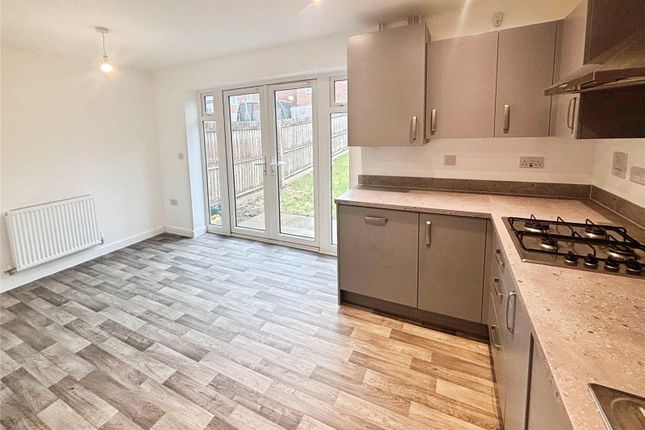8, Holden Drive, Swadlincote photo 4