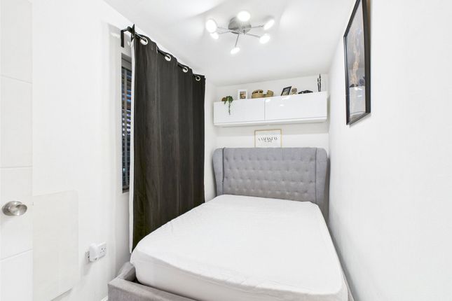 7, Haversham Court, Greenford photo 4