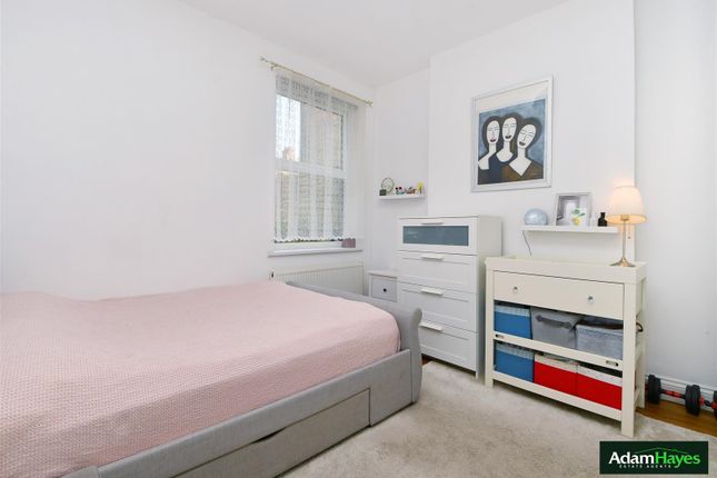 Flat for sale in Dollis Road, Finchley