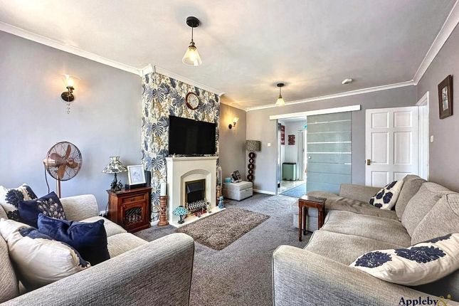 23, Sherwood Avenue, Melksham photo 2