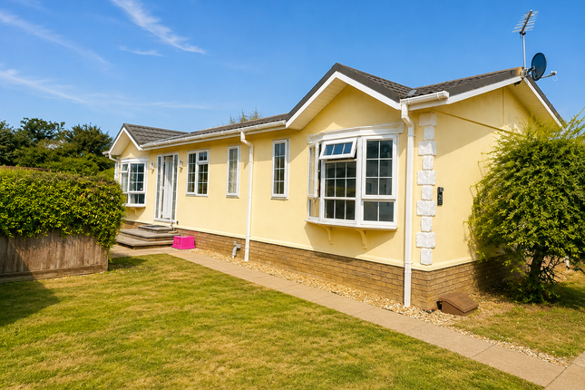2-bed caravan on Lazy Otter Meadows,25, Cambridge Road, Ely, £180,000