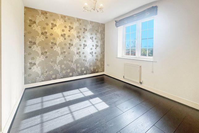 8, Brudenell Close, Amersham photo 4