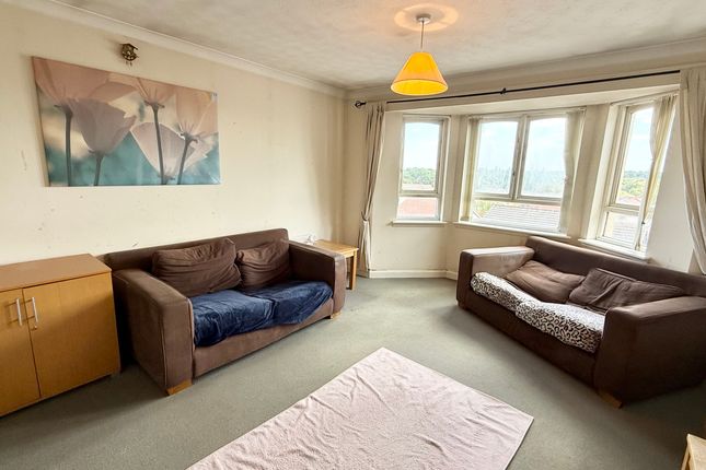 84/12 Waverley Crescent, Livingston photo 2