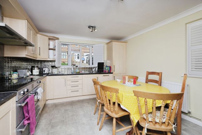 9, Magnolia Close, East Sussex photo 2