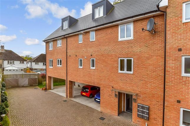 Flat for sale in Lowdells Lane, East Grinstead, West Sussex