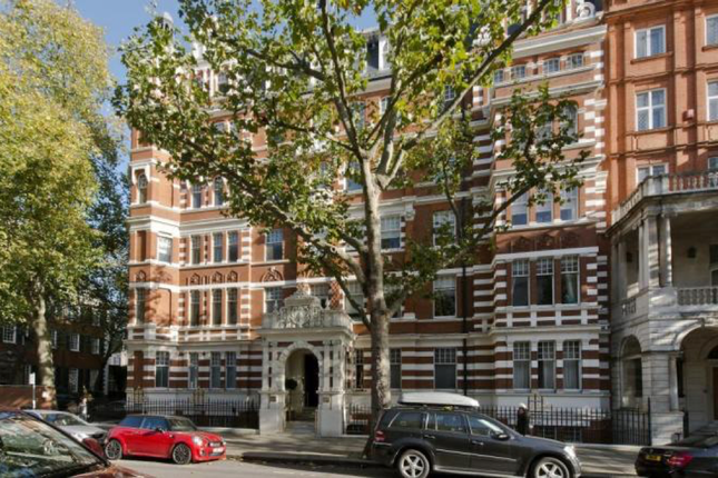 4 bed flat for sale in Queens Gate, London