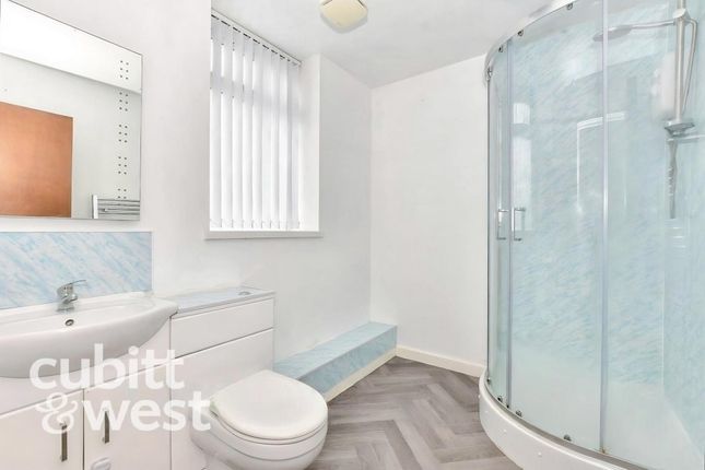 Flat 14, Stratton House, Greywell Road, Havant photo 3