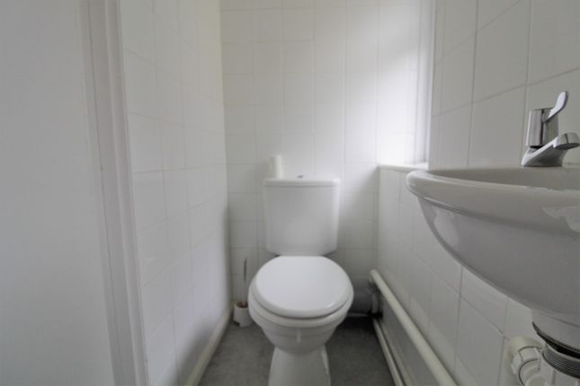 Town house to rent in The Avenue, Moulsecoomb, Brighton