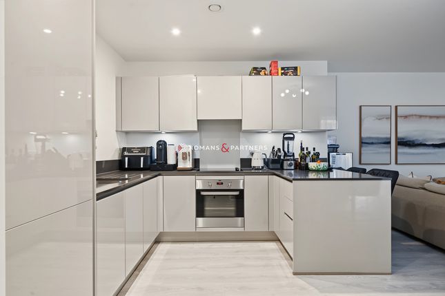 Flat 29 Tidey Apts, 1, East Acton Lane, London photo 4