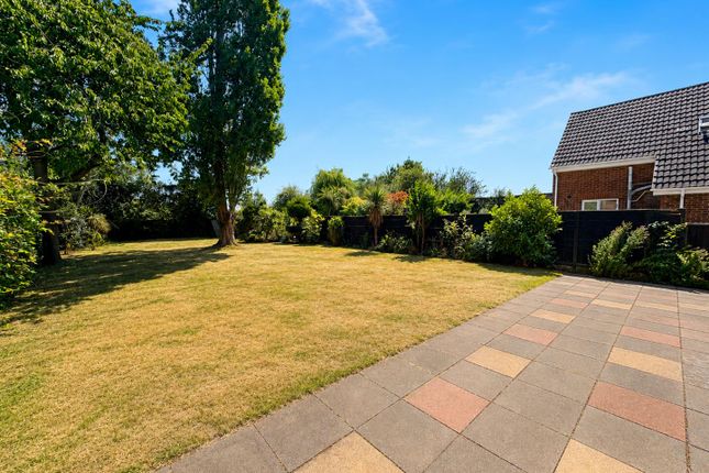 40, Stephenson Way, Corby photo 4