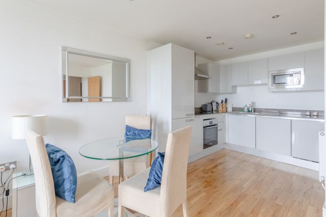 Thumbnail Flat to rent in Seager Place, London SE8. All Bills Included. (Lndn-Dis423)